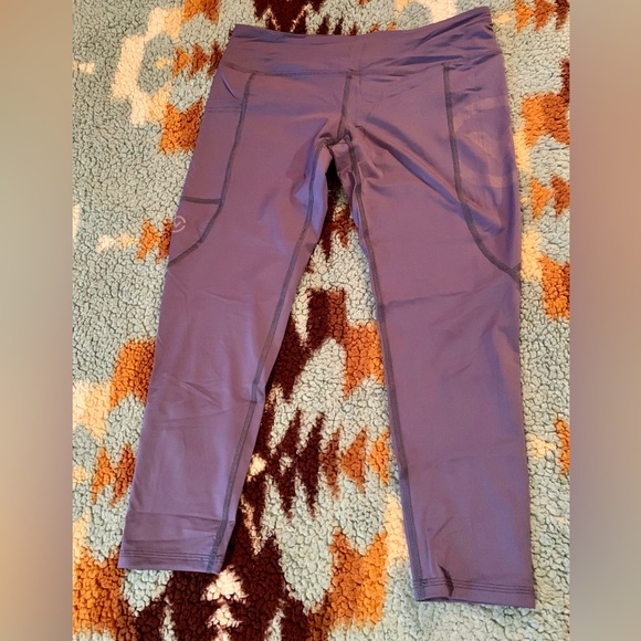 𝅺VIRUS CROPPED ACTIVE WEAR WOMEN'S LEGGINGS - Picture 1 of 7